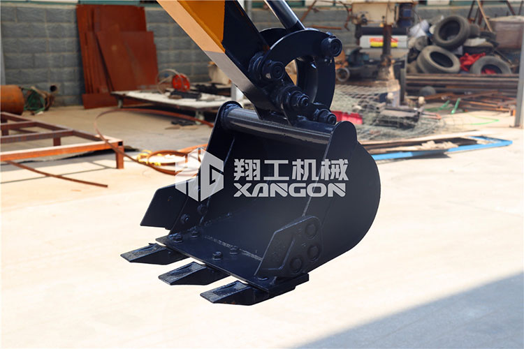 小型挖掘機(jī)