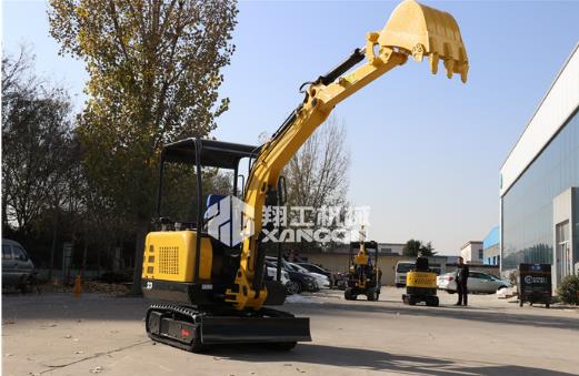 小型挖掘機(jī).jpg 小型挖掘機(jī).jpg