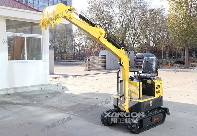 小型農(nóng)用挖掘機